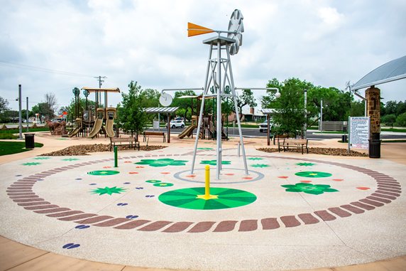 custom splash pad with rope design
